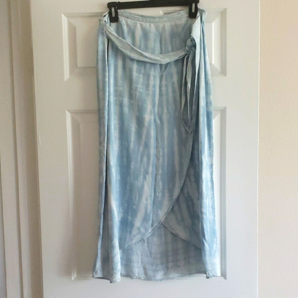 NWOT Cloth & Stone Light Blue Tie-Dye Maxi Skirt Size Large